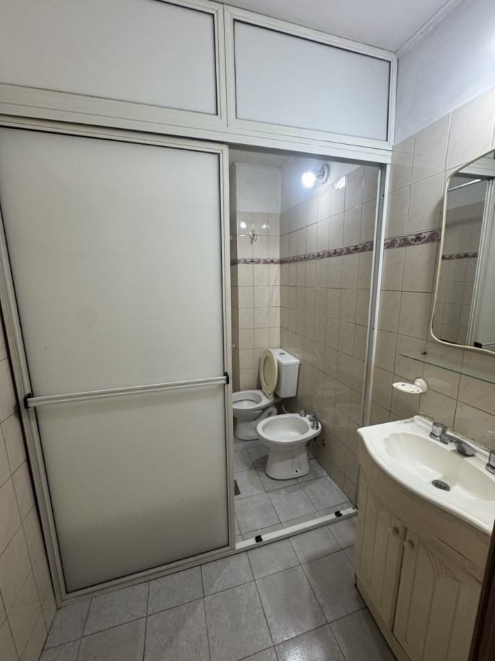 SE ALQUILA PH AL FRENTE DE 2 AMBIENTES